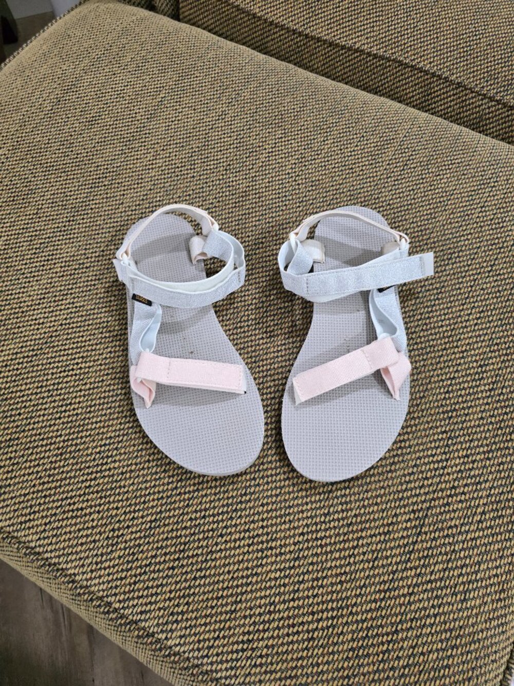 Teva Universal Sandals Womens 9 Pink Silver Strappy Hiking Walking